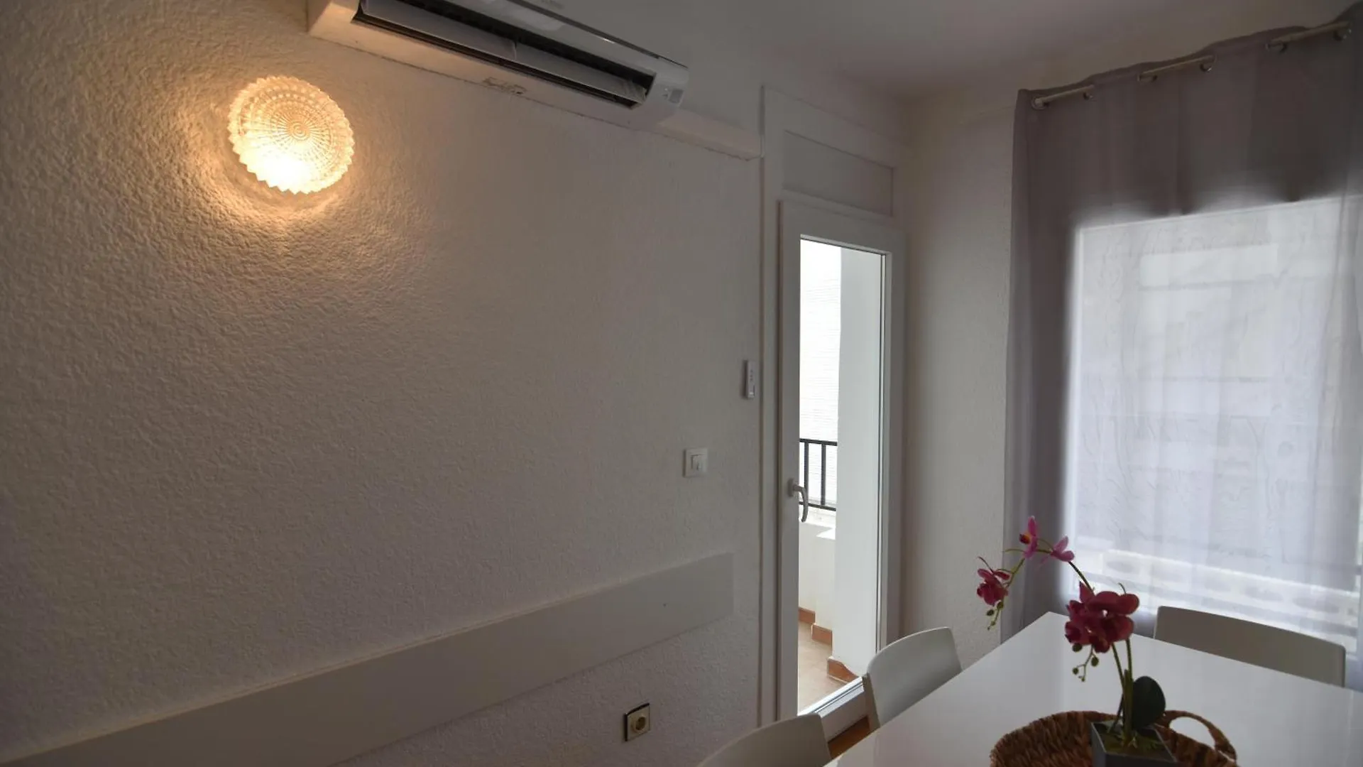 Rnet - Mta Apartaments A1 Roses